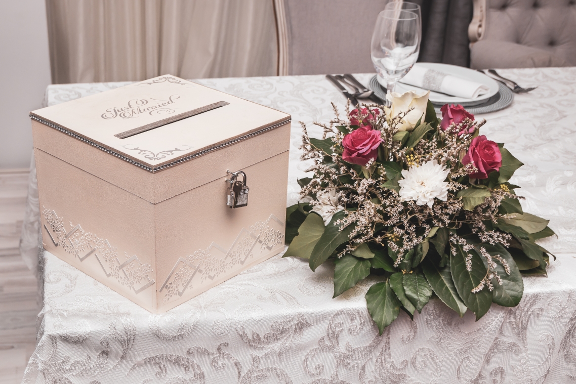 Luxury Gift Ideas for a Wedding